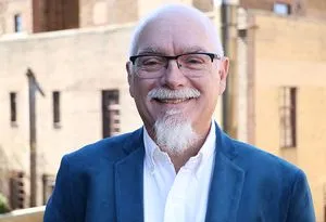 photo of Dennis Robbins